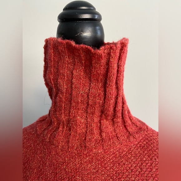 Beautiful cropped turtleneck sweater - Picture 3 of 12